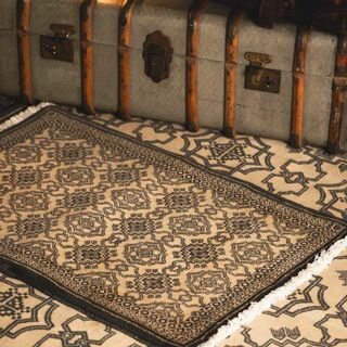old mountain PERSIAN DESIGNED CARPET 絨毯