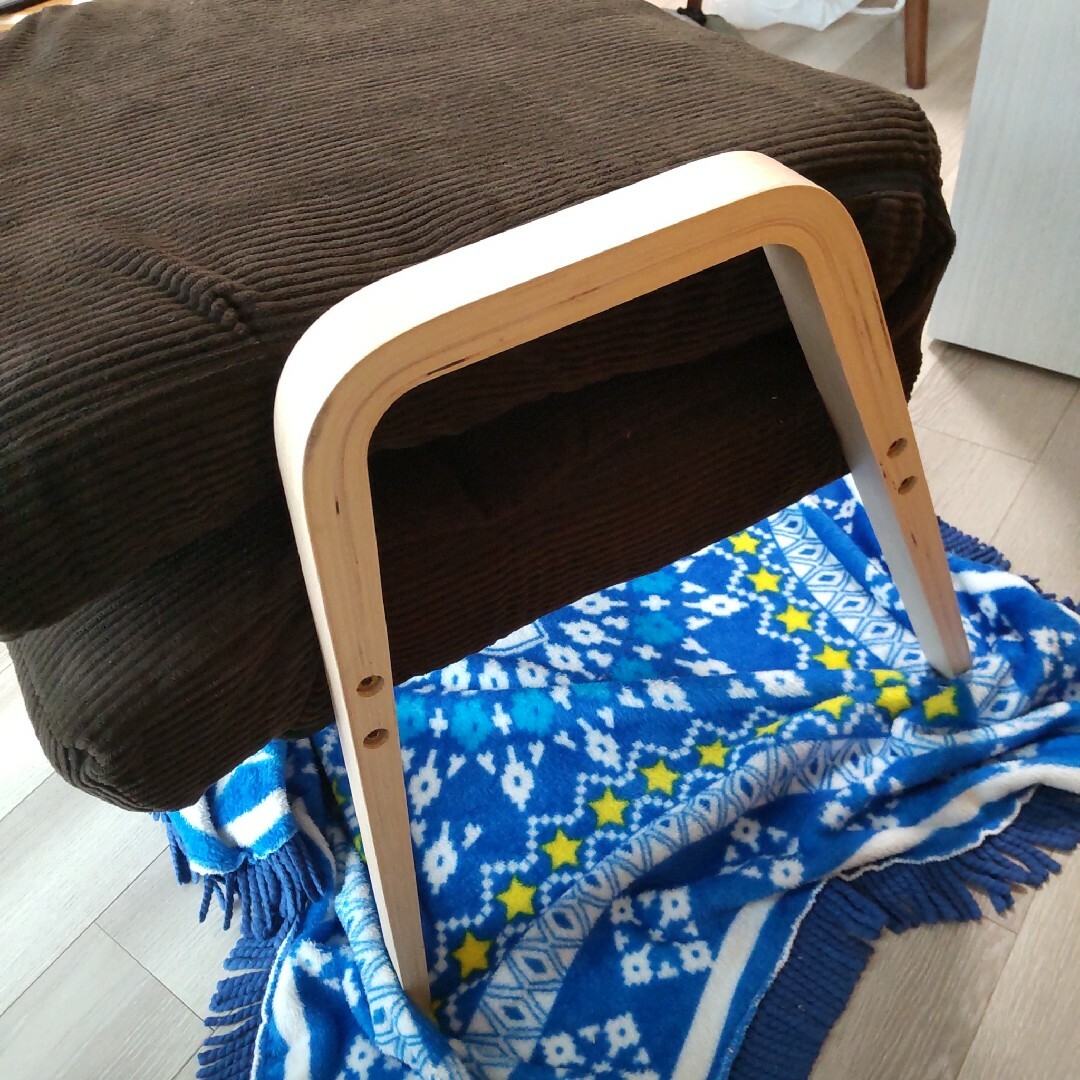 アイリスオーヤマ アームチェア ウッド インテリア/住まい/日用品の椅子/チェア(ダイニングチェア)の商品写真