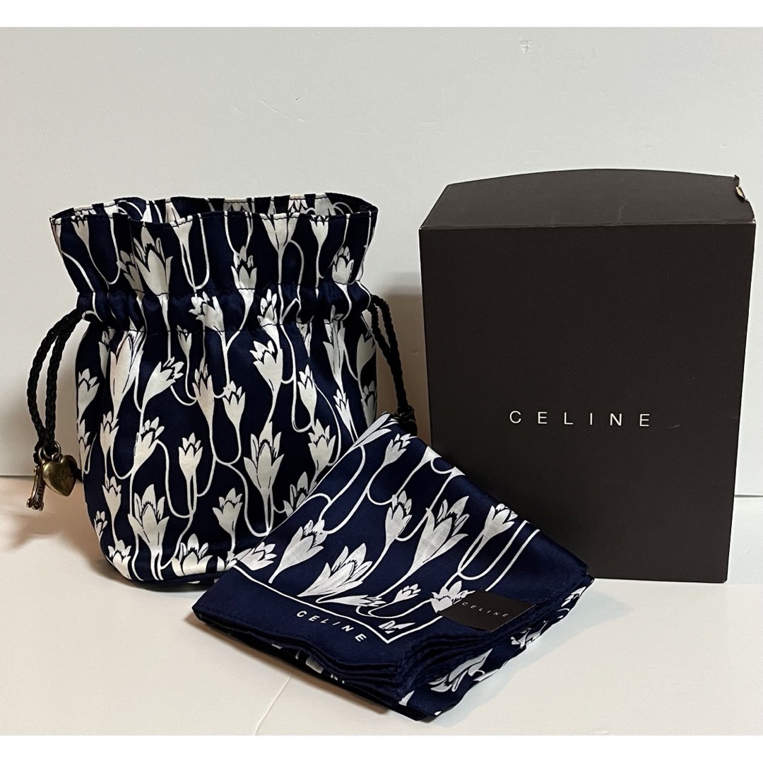 celine(セリーヌ)のセリーヌ　巾着　ハンカチセット　ポーチ　未使用　CELINE レディースのバッグ(その他)の商品写真