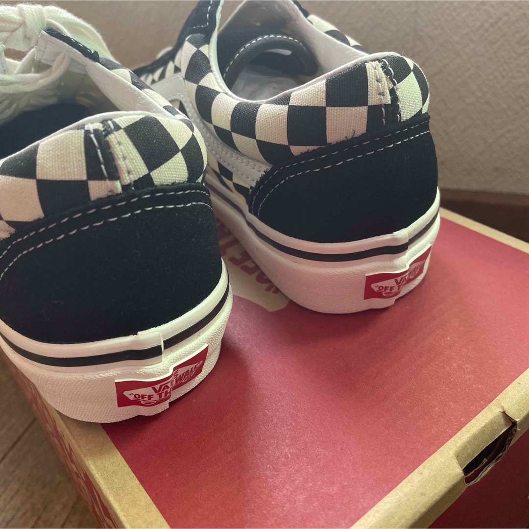 VANS(ヴァンズ)の新品★VANSヴァンズ　 オールドスクールスニーカー　定価10,450円 レディースの靴/シューズ(スニーカー)の商品写真