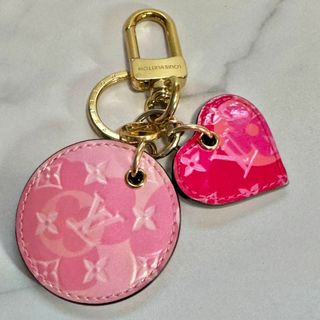 ルイヴィトン(LOUIS VUITTON)のルイヴィトン キーホルダーヴェルニポルトクレバレンタインM00268フューシャ(チャーム)