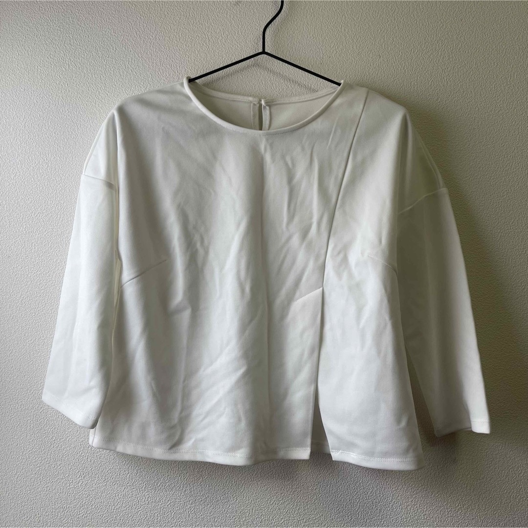JURIAE  9分袖　白　トップス　綺麗め　Sサイズ レディースのトップス(カットソー(長袖/七分))の商品写真