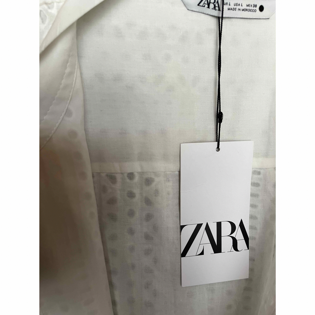 ZARA(ザラ)の新品タグ付き　ZARAザラ　総レース白ワンピース、ロングブラウス　長袖 レディースのワンピース(ロングワンピース/マキシワンピース)の商品写真