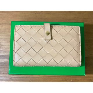 BOTTEGA VENETA  二つ折り 財布 レザー　ベージュ　ゴールド器具