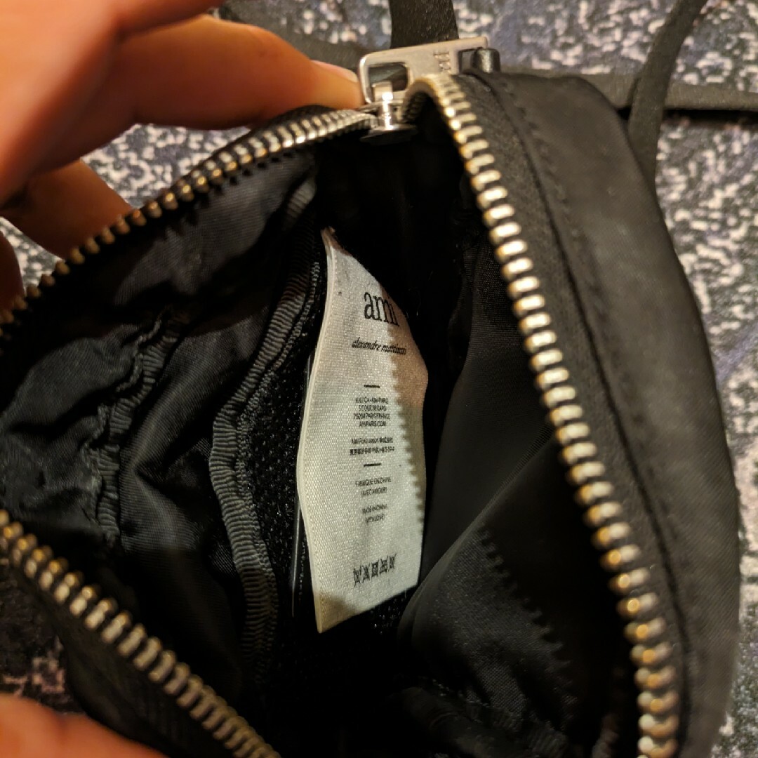 ami(アミ)のAMI ショルダーバッグ　キーホルダー メンズのバッグ(ショルダーバッグ)の商品写真