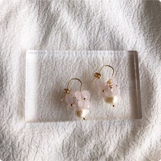 no.1581 紫陽花と淡水パールのピアス 紫陽花 フラワー パール ピアス(ピアス)