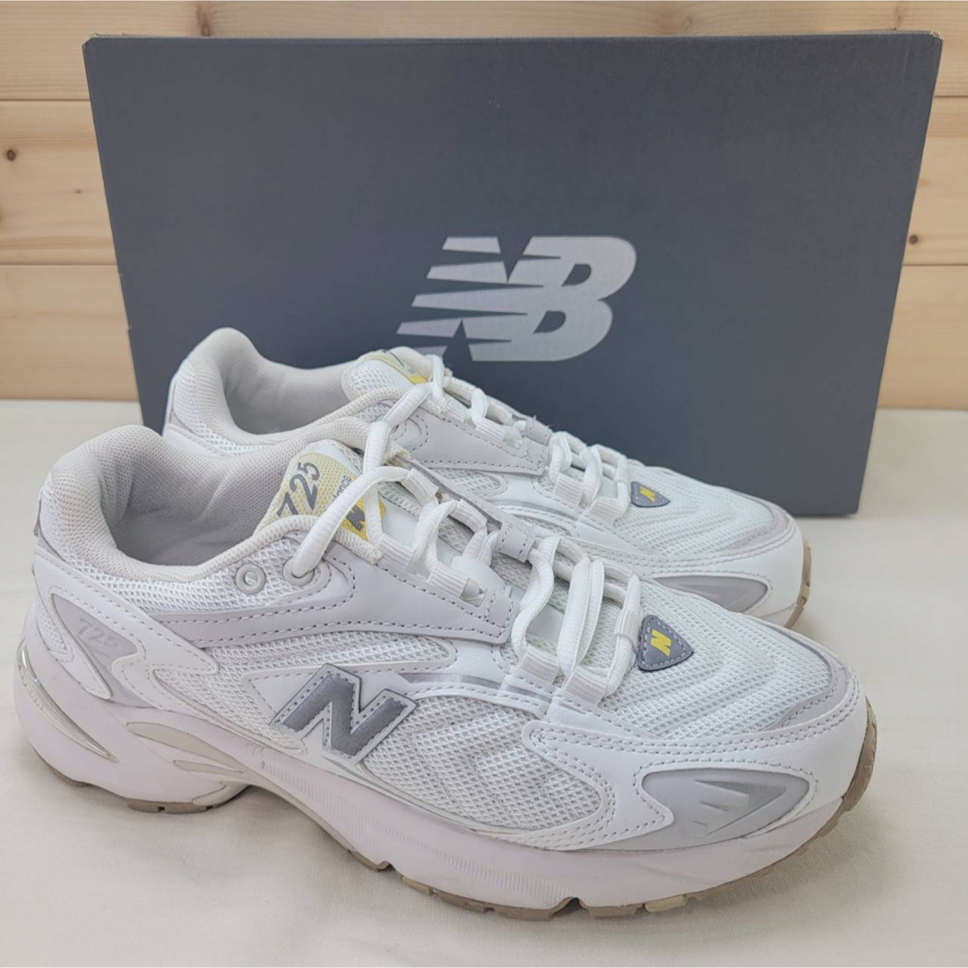 New Balance(ニューバランス)のニューバランス ML725AF 白 24㎝ レディースの靴/シューズ(スニーカー)の商品写真