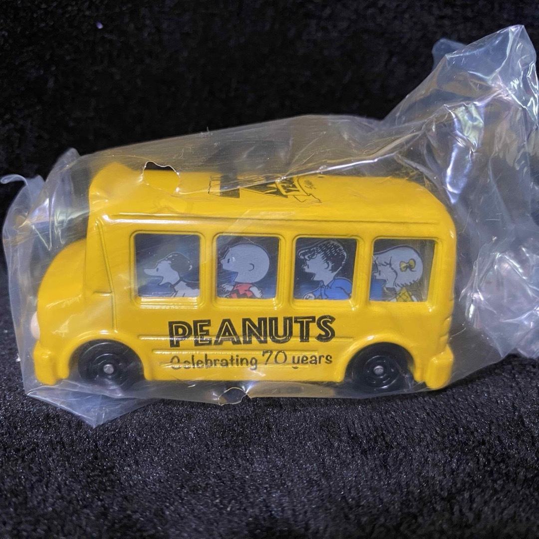 Takara Tomy(タカラトミー)のPEANUTS 70周年記念 ドリームトミカ スヌーピー バス イエロー きいろ エンタメ/ホビーのおもちゃ/ぬいぐるみ(ミニカー)の商品写真