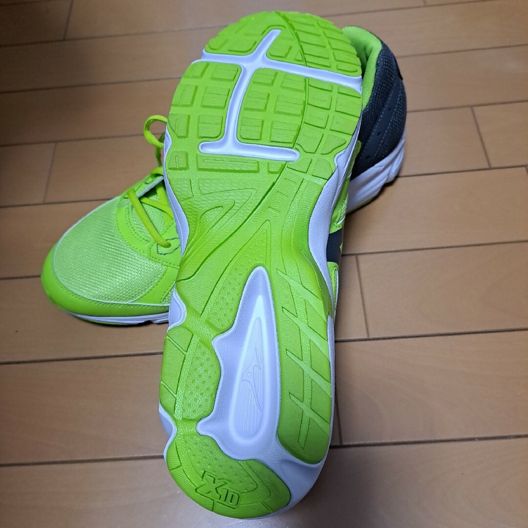 MIZUNO(ミズノ)のミズノ　スニーカー　30cm メンズの靴/シューズ(スニーカー)の商品写真