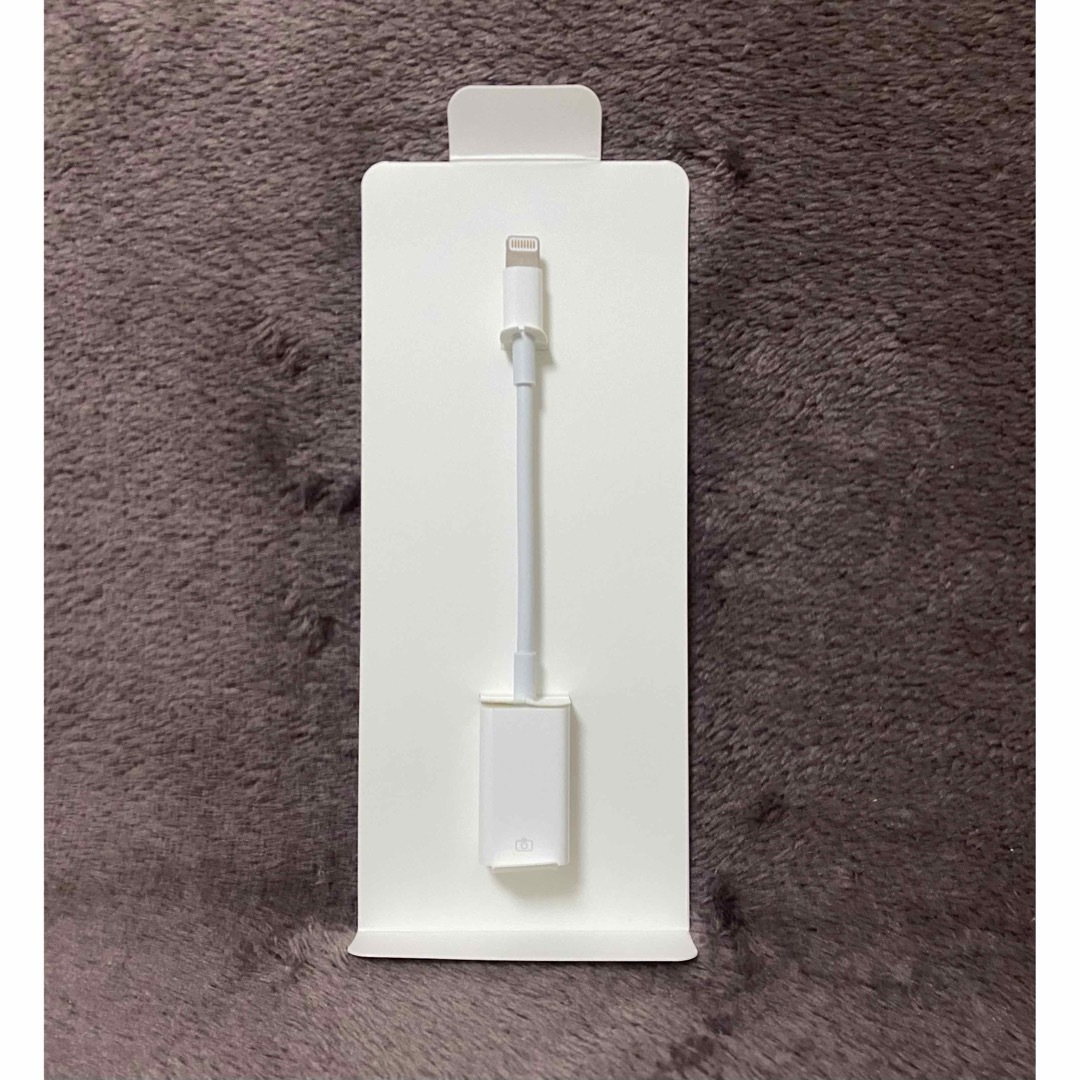 Apple(アップル)の《値下げ》AppleLightning-USBカメラアダプタ#MD821AM/A スマホ/家電/カメラのスマホアクセサリー(その他)の商品写真