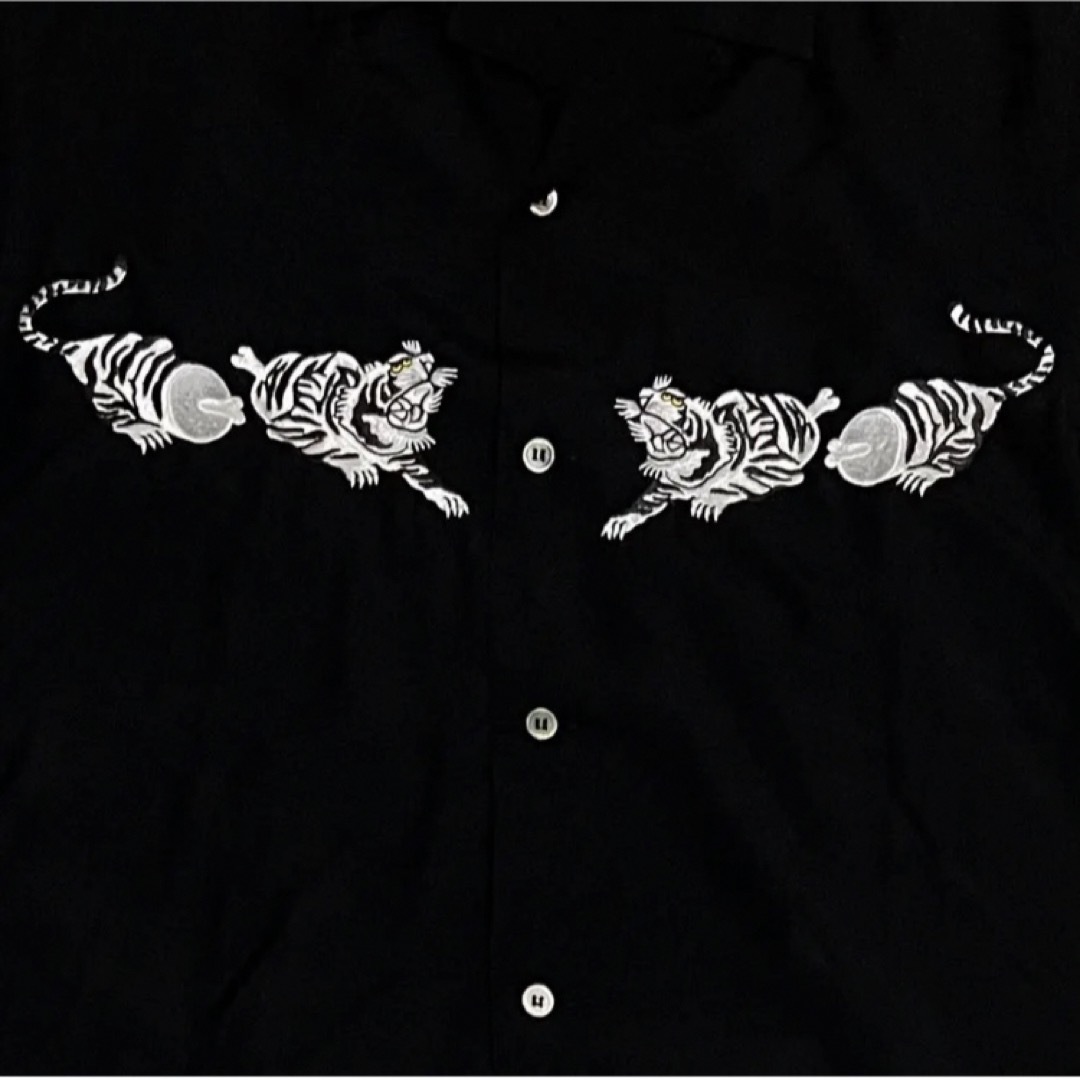 JOHNUNDERCOVER(ジョンアンダーカバー)のJohnUNDERCOVER　ジョンアンダーカバー　テンセル開襟シャツ　虎　刺繍 メンズのトップス(シャツ)の商品写真