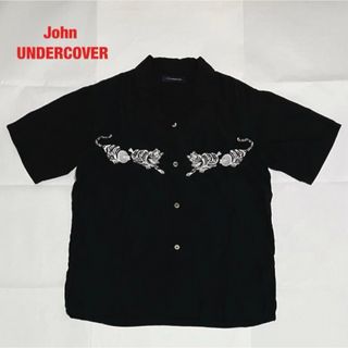 ジョンアンダーカバー(JOHNUNDERCOVER)のJohnUNDERCOVER　ジョンアンダーカバー　テンセル開襟シャツ　虎　刺繍(シャツ)