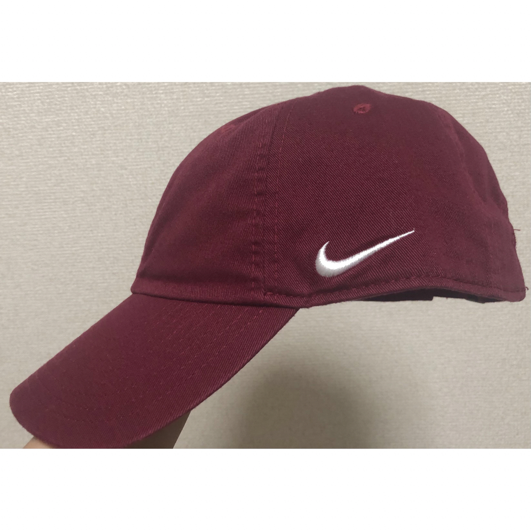 NIKE キャップ　ボルドー　帽子　ナイキ　UVカット加工済　色褪せ撥水加工済 メンズの帽子(キャップ)の商品写真