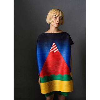 プリーツプリーズイッセイミヤケ(PLEATS PLEASE ISSEY MIYAKE)の【新品未使用】IKKO TANAKA イッセイミヤケピラミッドシリーズ トップス(シャツ/ブラウス(半袖/袖なし))