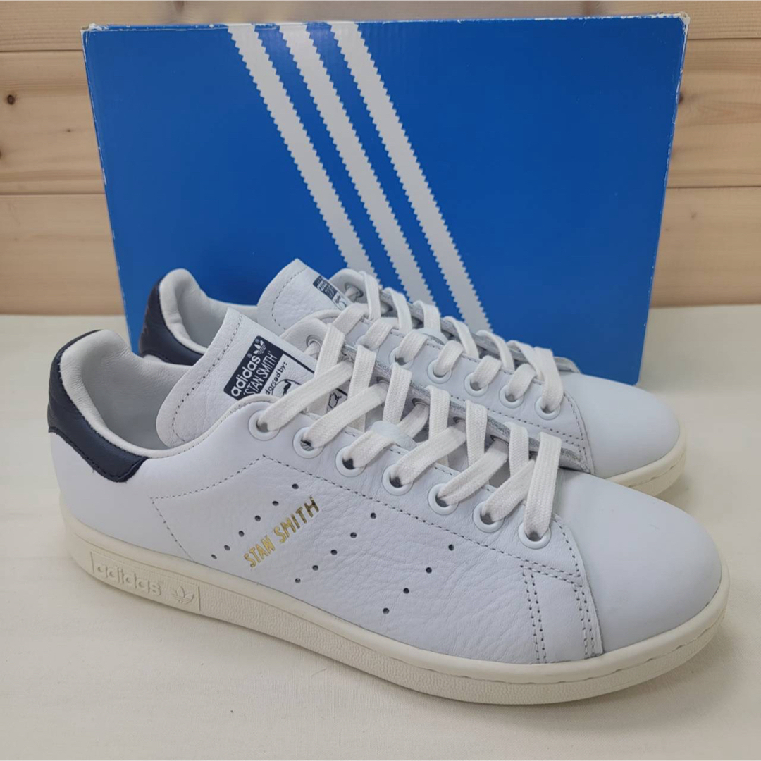 STANSMITH（adidas）(スタンスミス)のアディダス スタンスミス 本革 ホワイト/ネイビー 23.5センチ レディースの靴/シューズ(スニーカー)の商品写真