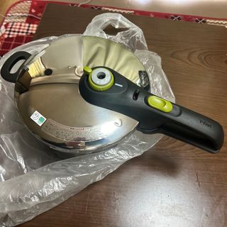 ティファール(T-fal)の圧力鍋　T-fal 1つ(鍋/フライパン)