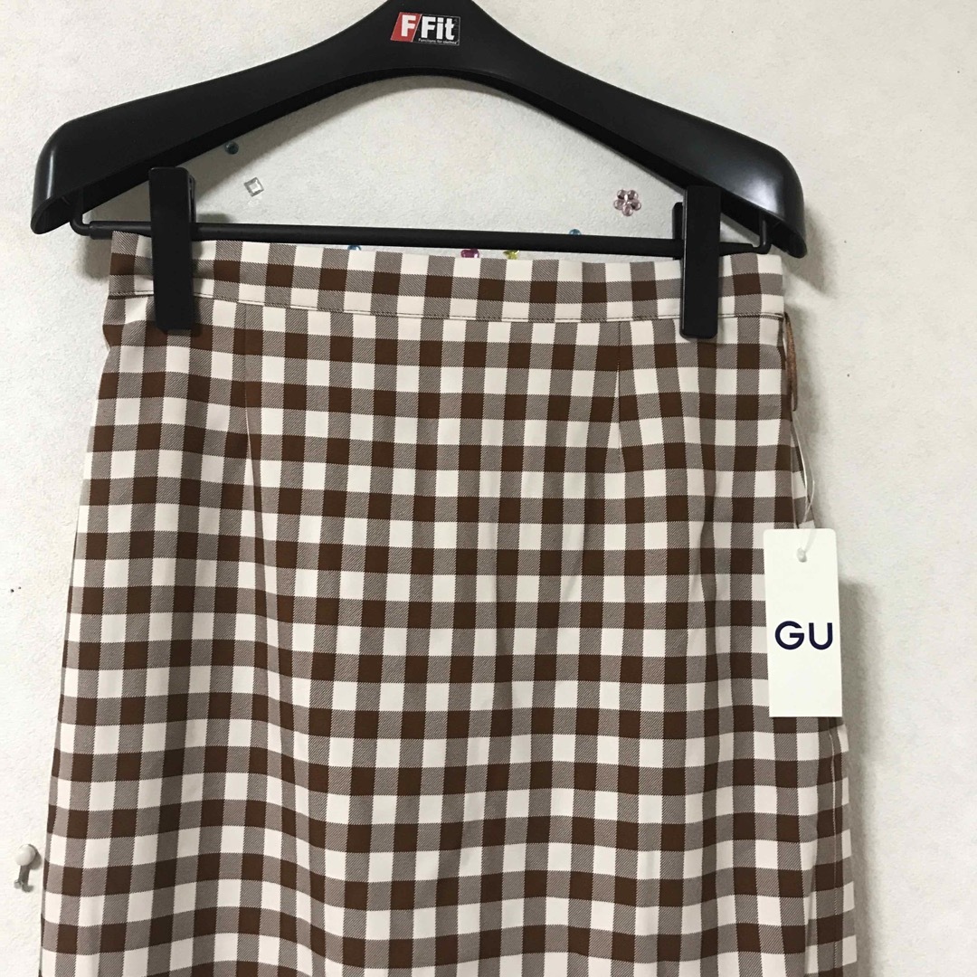 GU(ジーユー)の未使用タグ付き　ジーユー　GU 大きめサイズXL レディースのスカート(ロングスカート)の商品写真