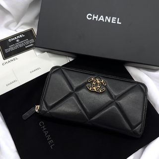 シャネル(CHANEL)の希少品 CHANEL 19  ロング ジップ ウォレット ラムスキン マトラッセ(財布)