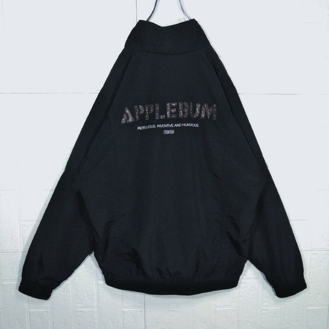 APPLEBUM(アップルバム)の《APPLEBUM》ボックスロゴ　バビロンビュー　夜景　トラックジャケット メンズのジャケット/アウター(ナイロンジャケット)の商品写真