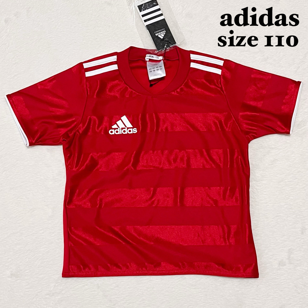 adidas(アディダス)の【新品タグ付き】アディダス　半袖Tシャツ　レッド　Ｖネックポリエステル　110 キッズ/ベビー/マタニティのキッズ服男の子用(90cm~)(Tシャツ/カットソー)の商品写真