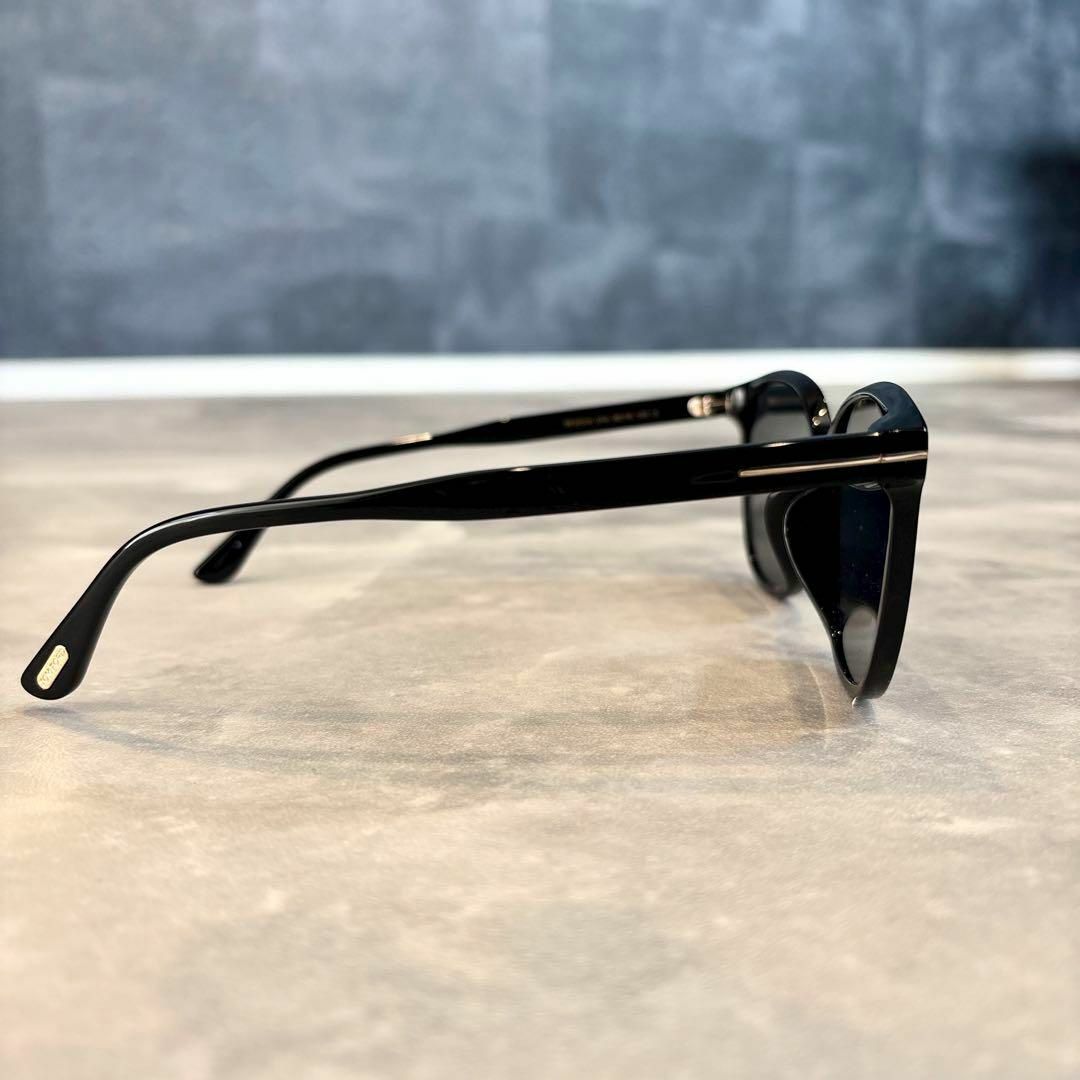 TOM FORD EYEWEAR(トムフォードアイウェア)の【人気】正規品トムフォードFT972  TF972 黒サングラス 56mm新品 メンズのファッション小物(サングラス/メガネ)の商品写真