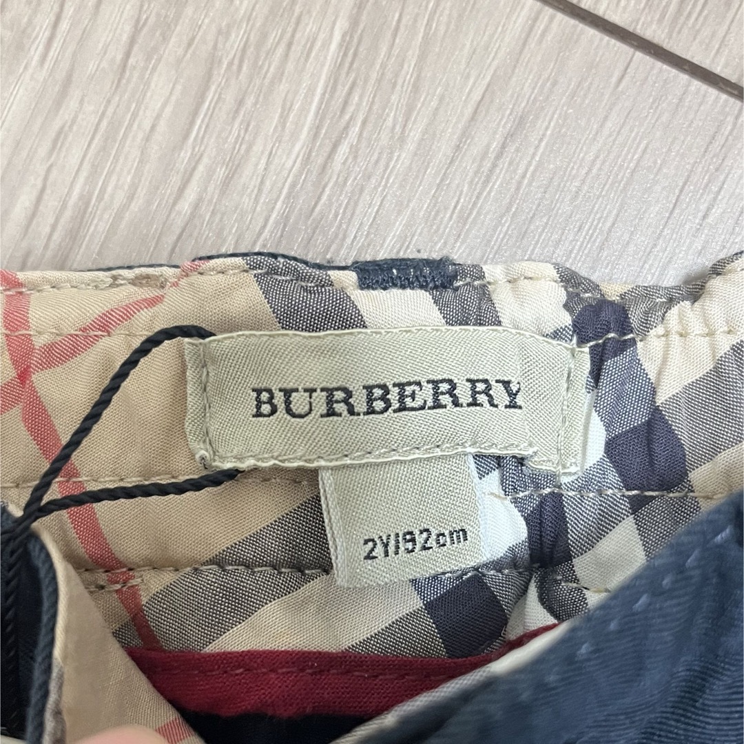 BURBERRY(バーバリー)の新品Burberryパンツ　92 キッズ/ベビー/マタニティのキッズ服男の子用(90cm~)(パンツ/スパッツ)の商品写真