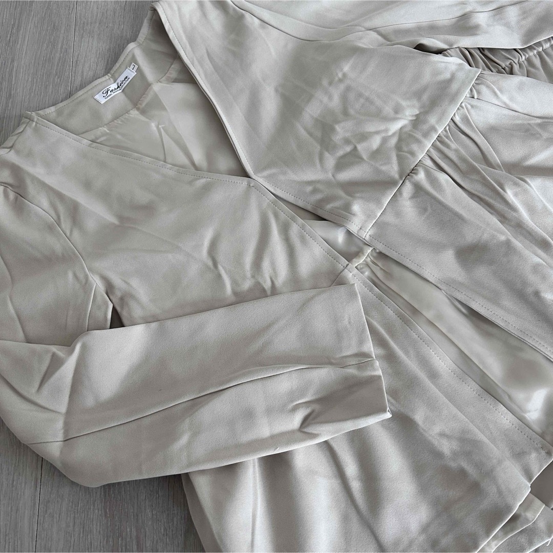 ペプラム パンツスーツ セットアップ フォーマル レディース ベージュ M レディースのフォーマル/ドレス(スーツ)の商品写真