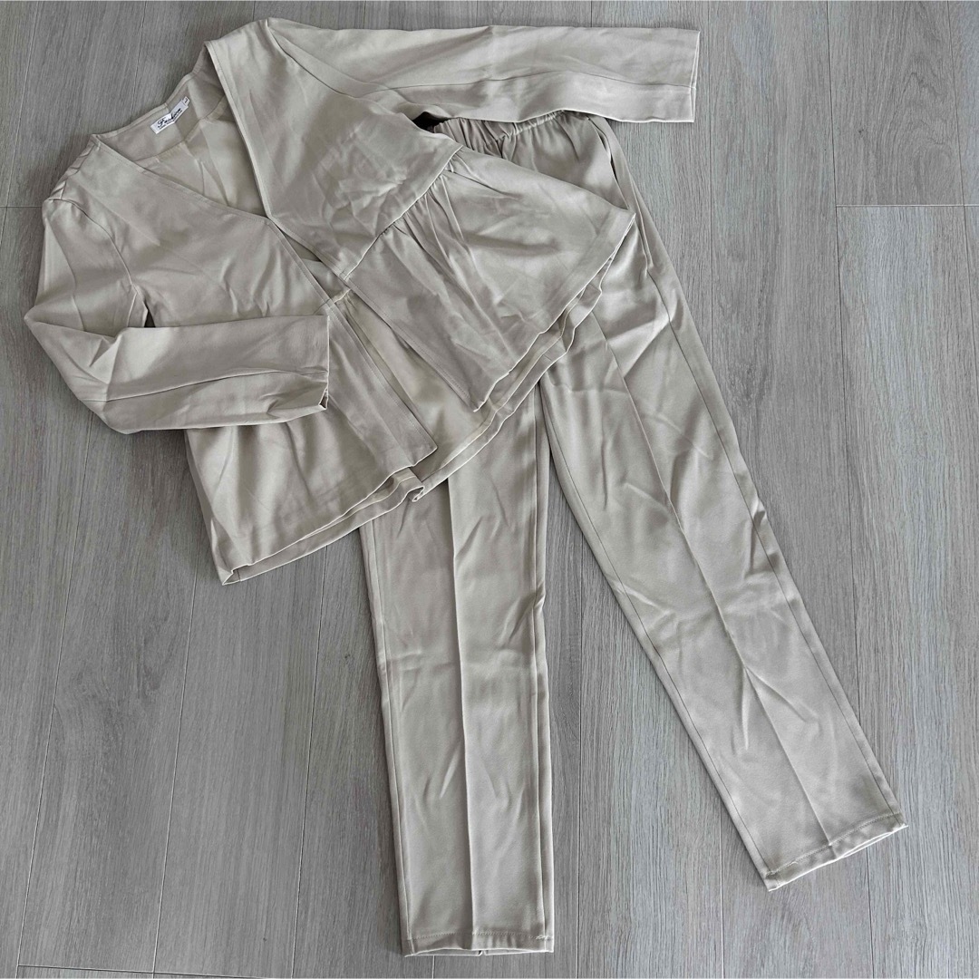 ペプラム パンツスーツ セットアップ フォーマル レディース ベージュ M レディースのフォーマル/ドレス(スーツ)の商品写真