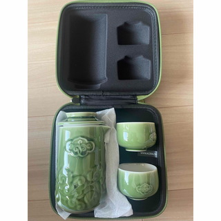 茶器セット　新品　バッグ付き　3点セット　ティーポット　カップ(グラス/カップ)