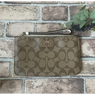 COACH - 超お買得品！！COACH コーチ ポーチ カーキサドル