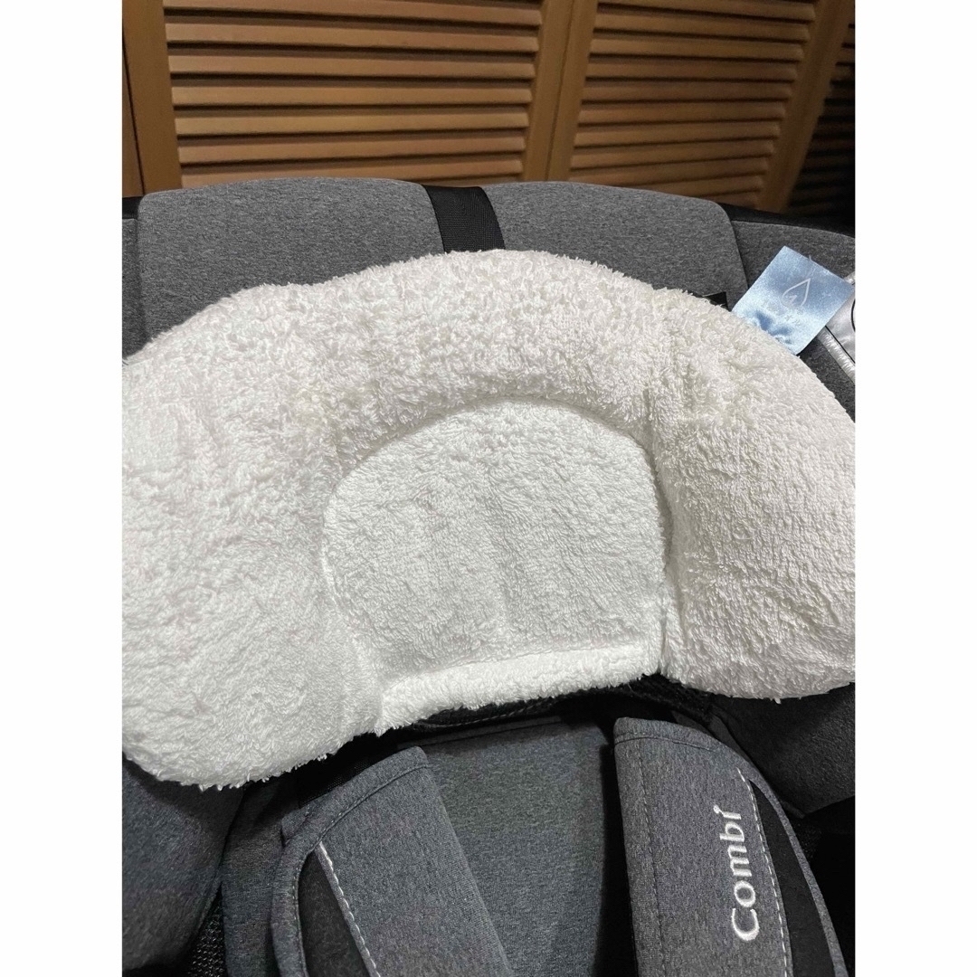 美品　コンビ　クルムーヴスマートisofix jj650 チャイルドシート キッズ/ベビー/マタニティの外出/移動用品(自動車用チャイルドシート本体)の商品写真