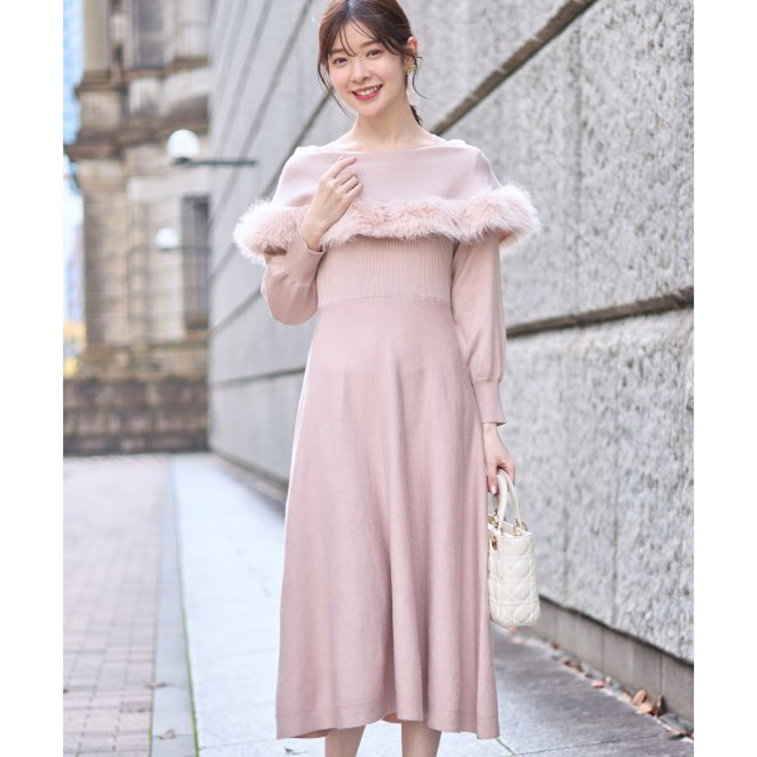 TOCCO closet(トッコクローゼット)のタグ付き新品♡ トッコクローゼット ファー付きケープライクニットワンピース レディースのワンピース(ロングワンピース/マキシワンピース)の商品写真