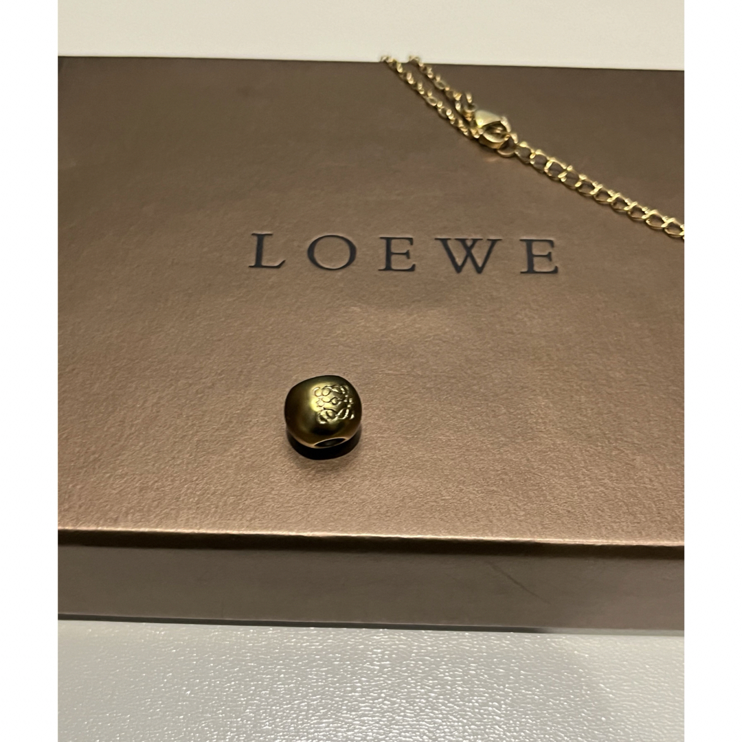 LOEWE(ロエベ)のビーズチャーム＆箱【正規品】ロエベ  LOEVE レディースのアクセサリー(ネックレス)の商品写真