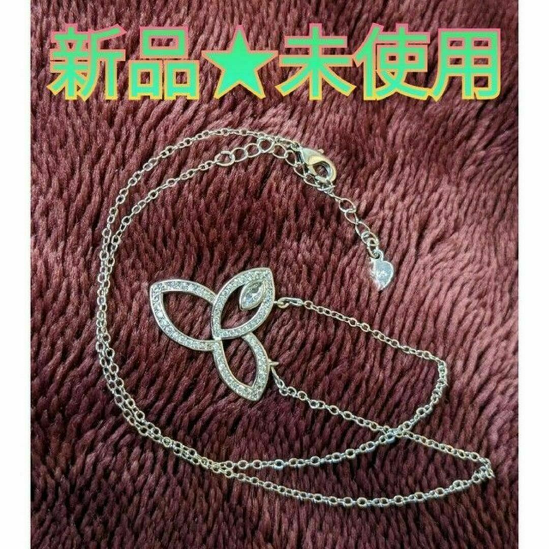 ★新品未使用★ 百合の花 ネックレス ハイクオリティ Silver アジャスター レディースのアクセサリー(ネックレス)の商品写真