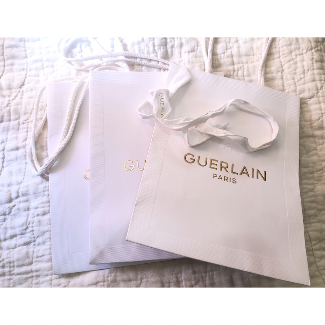 GUERLAIN(ゲラン)の【送料無料❗️】GUERLAIN ゲラン ショッパー ショップ袋 紙袋 3枚 レディースのバッグ(ショップ袋)の商品写真