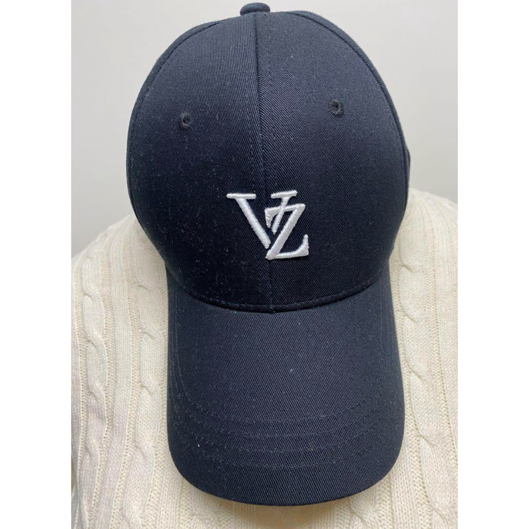 VARZAR 3Dモノグラムロゴ キャップ ブラック ハンドメイドのファッション小物(帽子)の商品写真