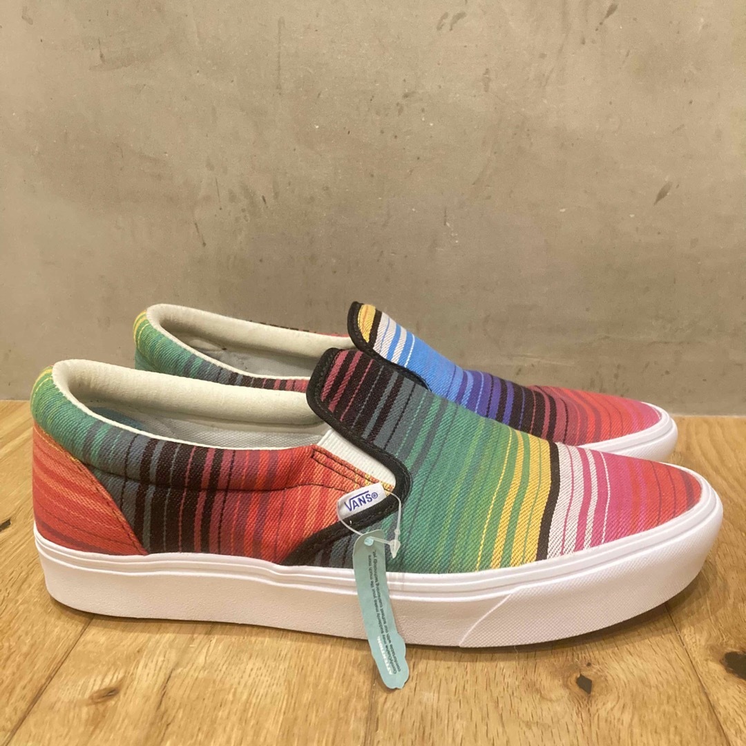 VANS(ヴァンズ)のVANS バンズ COMFYCUSH SLIP-ON コンフィクッシュスリッポン メンズの靴/シューズ(スニーカー)の商品写真