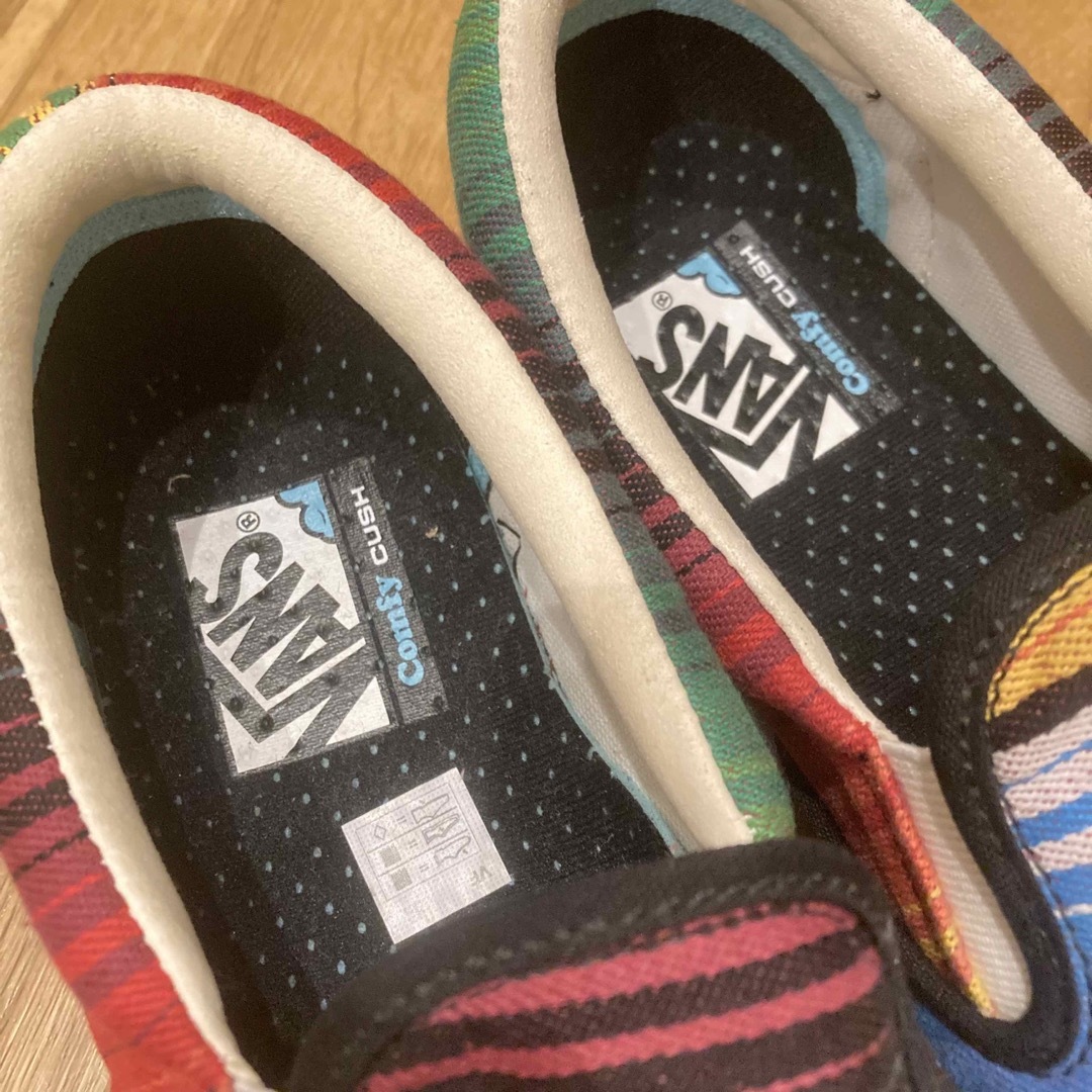 VANS(ヴァンズ)のVANS バンズ COMFYCUSH SLIP-ON コンフィクッシュスリッポン メンズの靴/シューズ(スニーカー)の商品写真