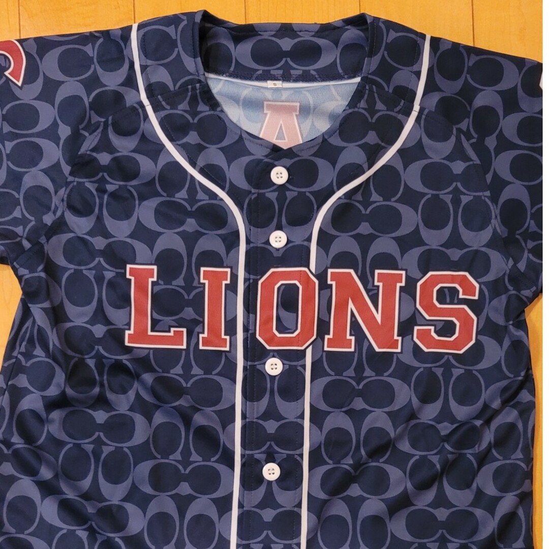 COACH（コーチ）LIONS獅子女ユニフォーム  Sサイズ スポーツ/アウトドアの野球(応援グッズ)の商品写真