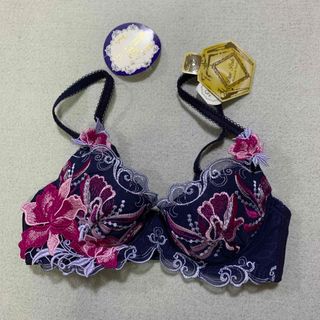 B65 ドゥペルル　花柄刺繍　ブラジャー　ネイビー(ブラ)