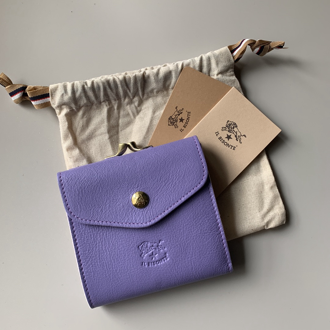 IL BISONTE(イルビゾンテ)の【新品】イルビゾンテ がま口 二つ折り財布 ラベンダー パープル レディースのファッション小物(財布)の商品写真
