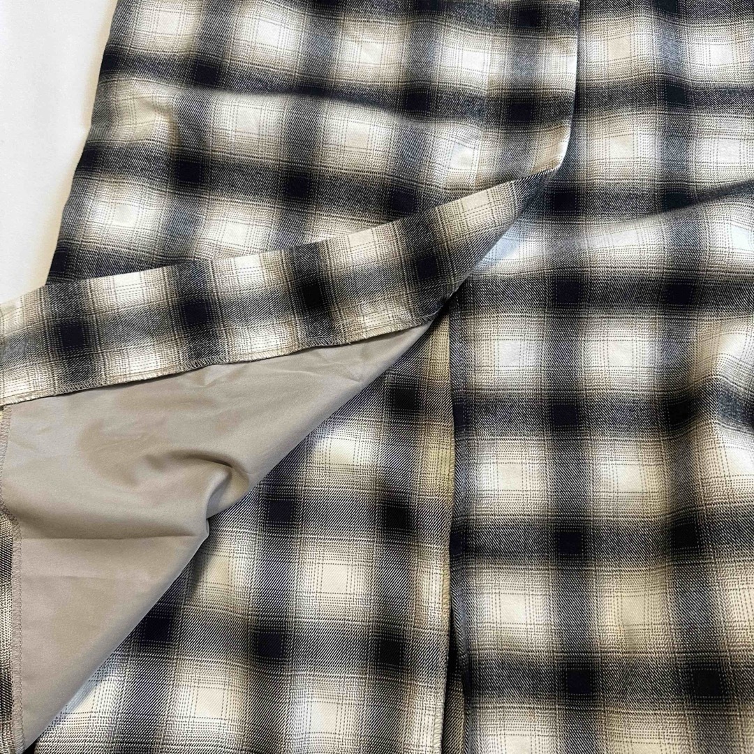 GU(ジーユー)のGU ジーユー オンブレチェックナローミディスカート Sサイズ ナチュラル レディースのスカート(ロングスカート)の商品写真
