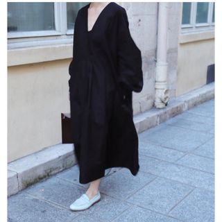 varet street / v cut volume dress