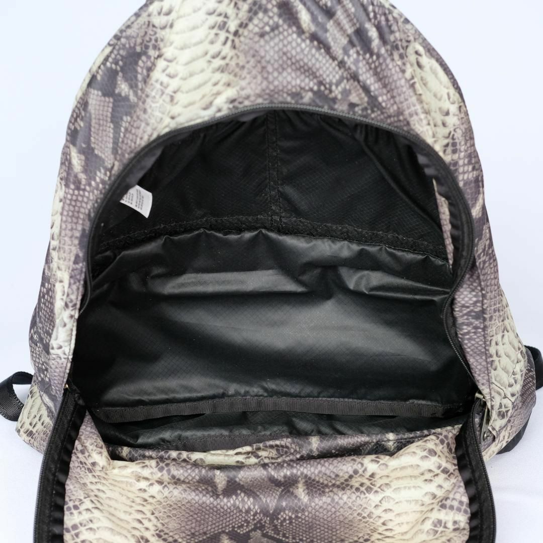 Supreme(シュプリーム)のsupreme　THE NORTH FACE  バックパック スネーク柄　ヘビ柄 メンズのバッグ(バッグパック/リュック)の商品写真