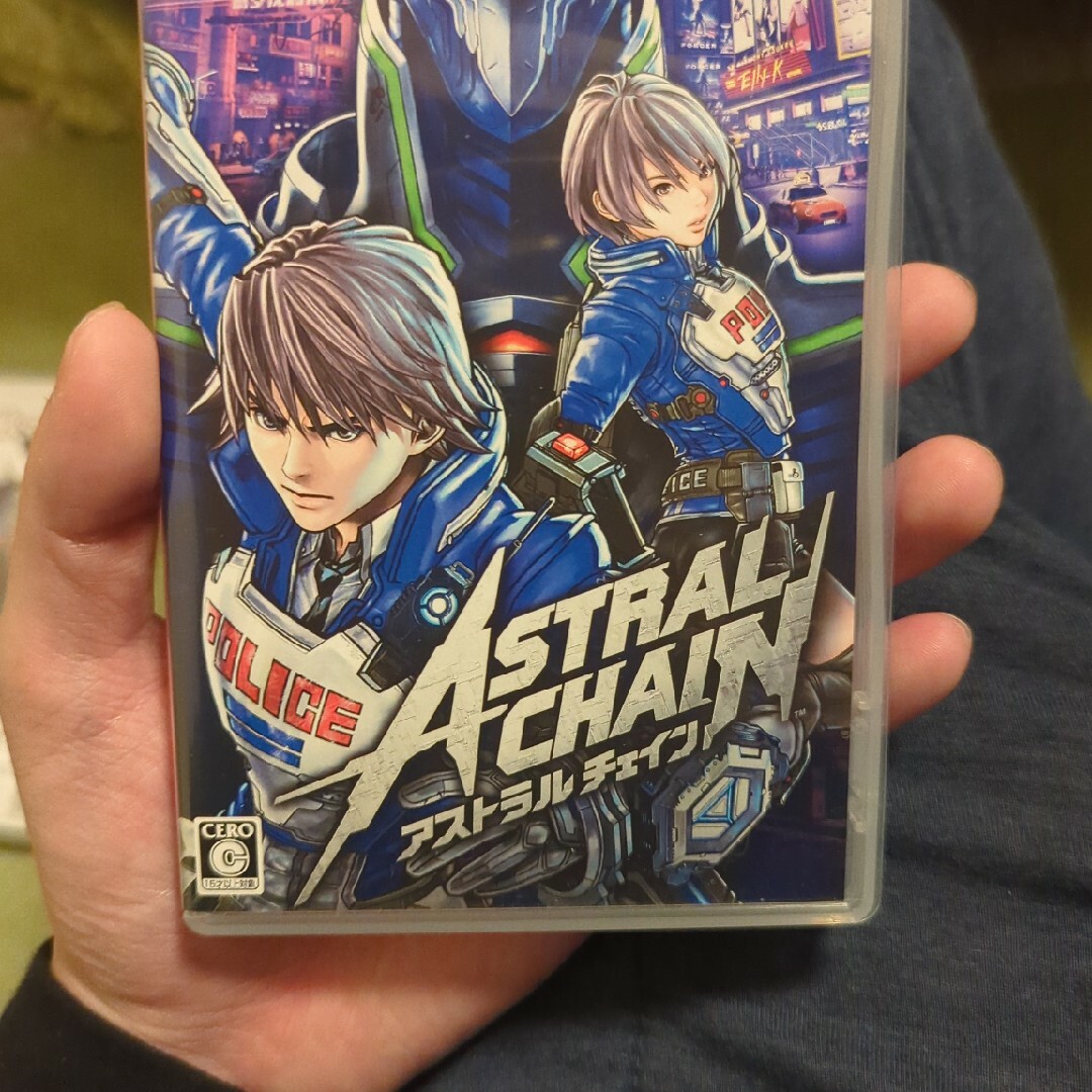 ASTRAL CHAIN（アストラルチェイン） エンタメ/ホビーのゲームソフト/ゲーム機本体(家庭用ゲームソフト)の商品写真