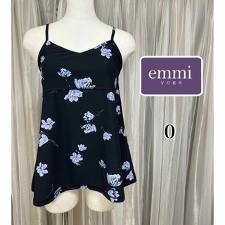 エミ(emmi)のemmi yoga エミヨガ 花柄 フレア ブラトップ トップス(ヨガ)