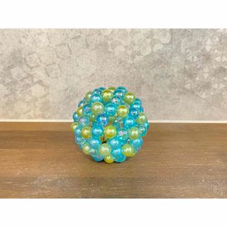 手作りおもちゃ　ビーズボールラトル1個　青③　＊ハンドメイド(がらがら/ラトル)