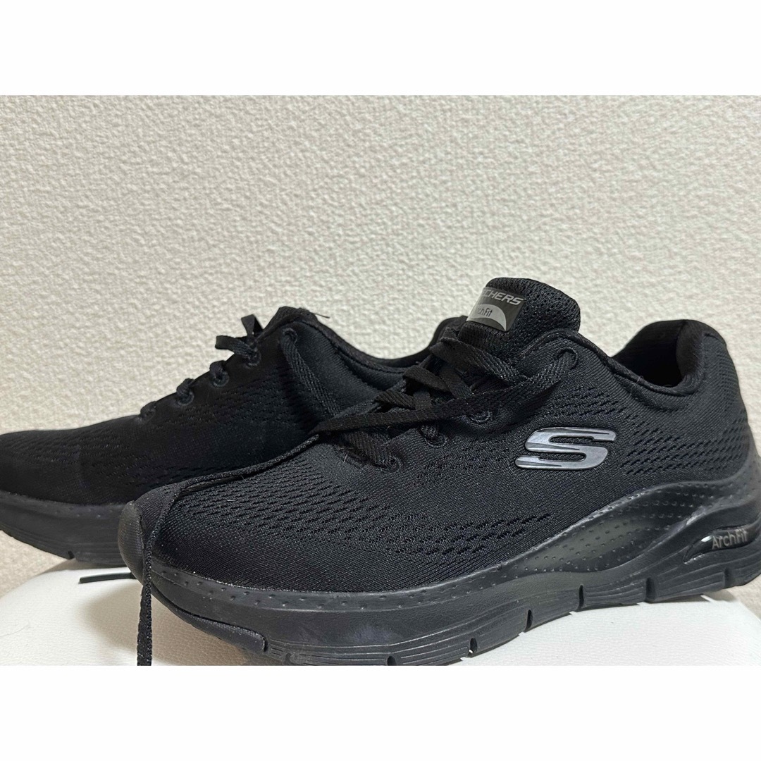 SKECHERS(スケッチャーズ)のSKECHERS アーチフィットブラックスニーカー レディースの靴/シューズ(スニーカー)の商品写真