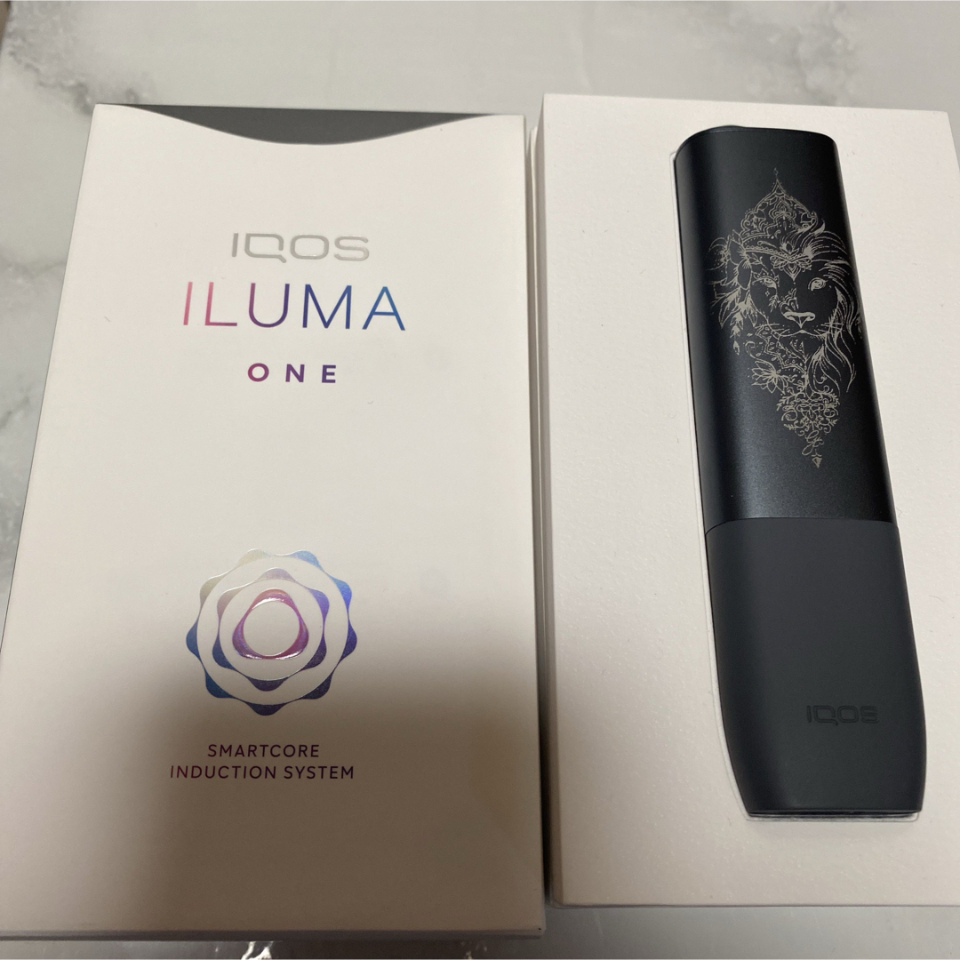 IQOS(アイコス)のiQOS ILUMAONE イルマワン 加工 ライオン トライバル タトゥー 黒 メンズのファッション小物(タバコグッズ)の商品写真