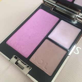 ルナソル(LUNASOL)のルナソル♡限定♡シークレットシェイプパレット♡フローズンフラワー♡USED♡(フェイスカラー)